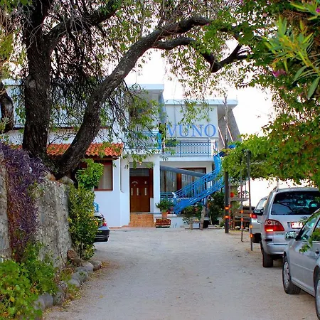 Vasili Holiday home Vuno
